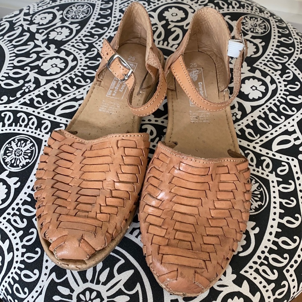 Authentic Woven Zapatos